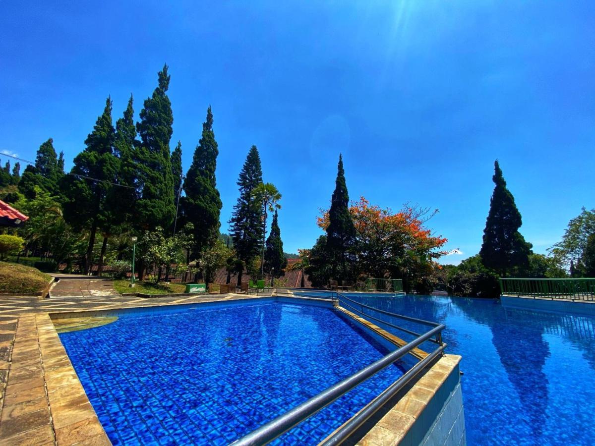 Grand Whiz Hotel ברומו מראה חיצוני תמונה